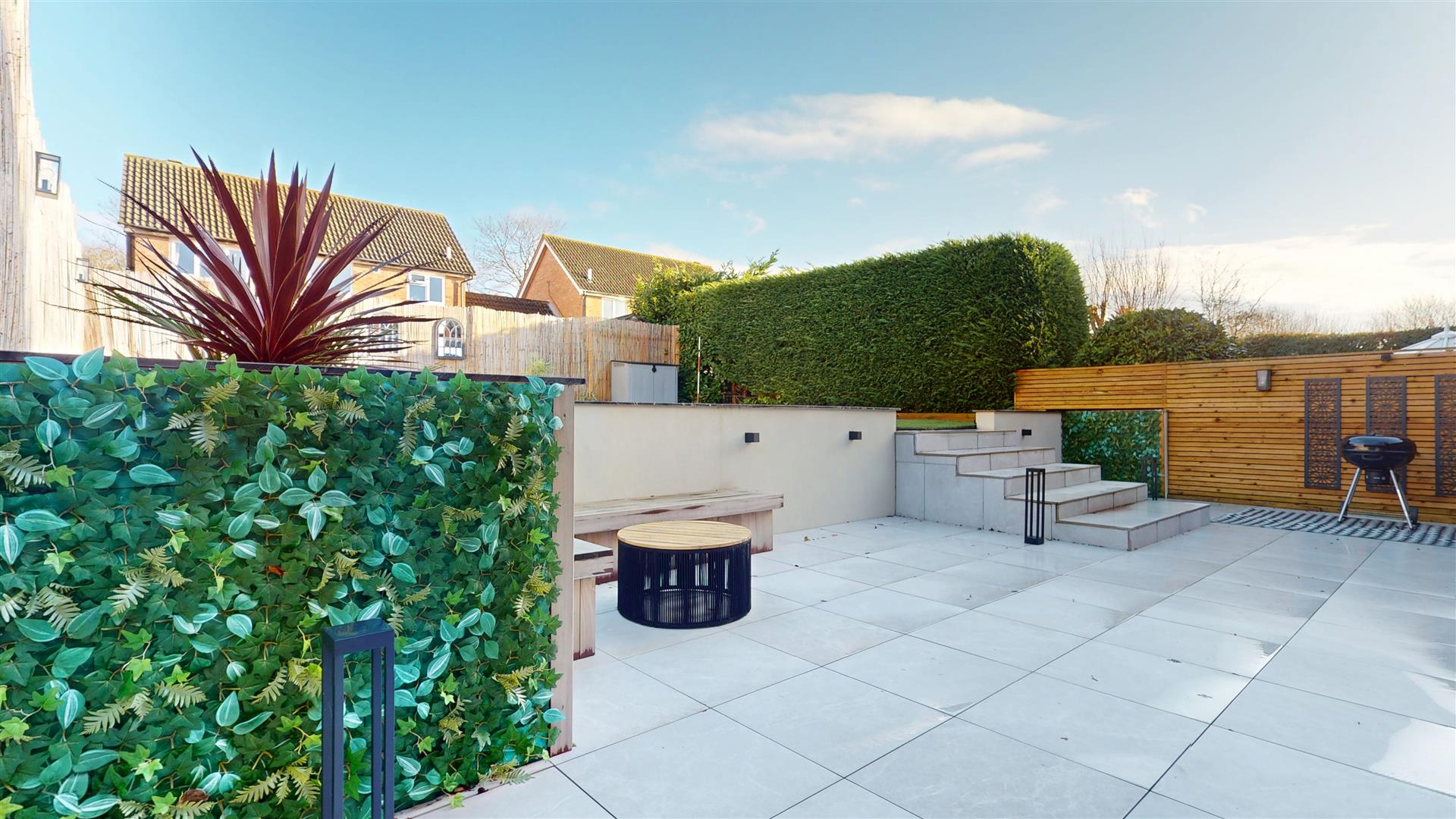 3 bed property in Ellenstow, Milton Keynes